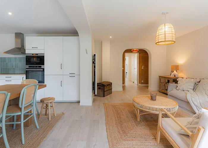 Magnificent - 2br- 6p - Garden - Deauville