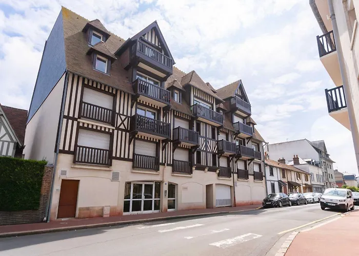 Apartment Magnificent - 2br- 6p - Garden - Deauville