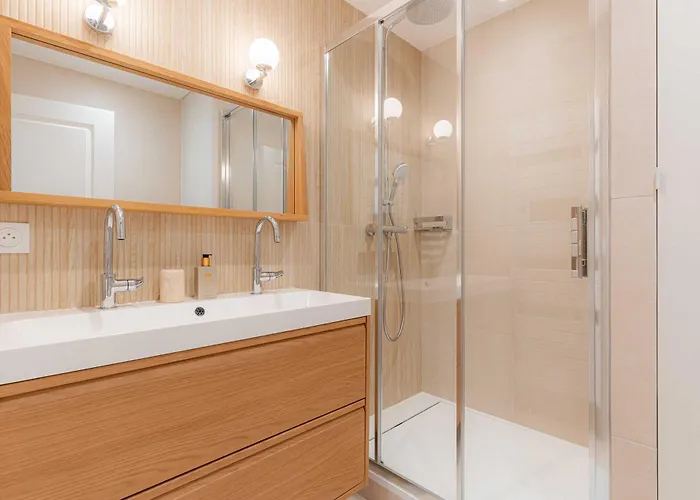 Magnificent - 2br- 6p - Garden - Deauville